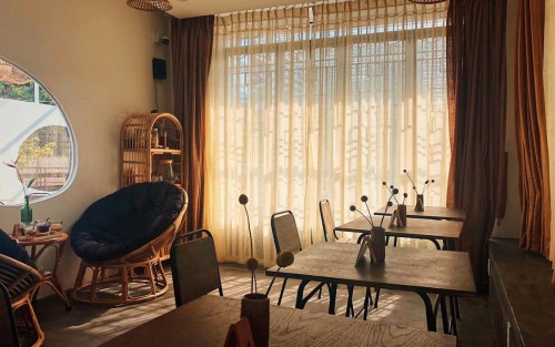 Chò Nâu Minimalism House – Quán cafe mang phong cách tối giản