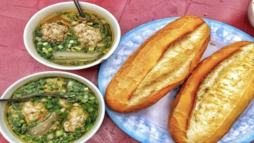 Bánh Mì Xíu Mại 79 – Hương Vị Buổi Sáng Gây Thương Nhớ Giữa Lòng Đà Lạt