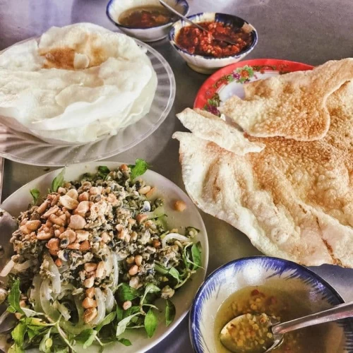 Bánh đập Ni Bà Già – Hương vị mộc mạc níu chân du khách giữa lòng Hội An
