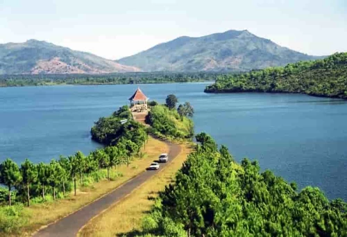 Biển Hồ Pleiku – Đôi mắt huyền thoại của phố núi Gia Lai