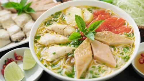 Bánh Canh – Bún Cá Hai Cá: Tinh hoa ẩm thực từ biển cả giữa lòng Nha Trang