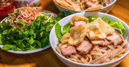 Quán Cao Lầu Thanh – Hương vị Hội An trong từng sợi mì