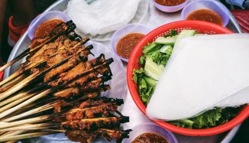 Bánh ướt thịt nướng Cô Lợi – Món ăn dân dã mang đậm hồn phố Hội An