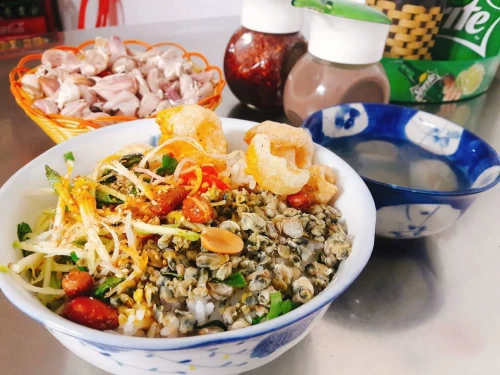 Cơm hến Hoa Đông – Hương vị dân dã giữa lòng Cố đô Giới thiệu chung