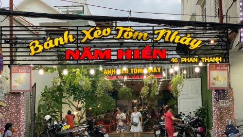 Ẩm thực Năm Hiền - Bánh xèo tôm nhảy ngon xuất sắc