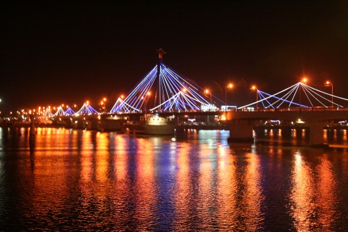 Cầu sông Hàn - Biểu tượng của Đà Nẵng