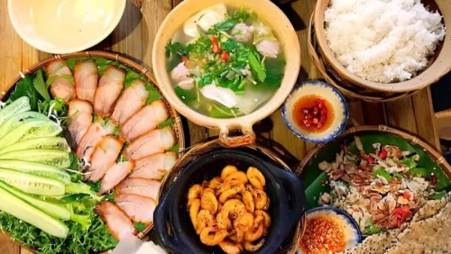 Cơm Quê Mười Khó – Hơi thở quê nhà trong từng bữa ăn giữa phố thị