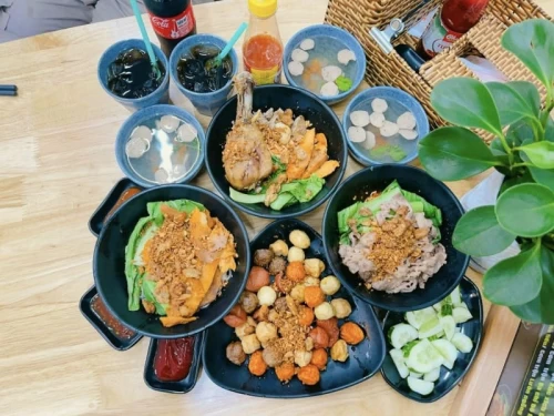 Mì Trộn Park Kim Thang – “Park” Phong Cách, “Thang” Đậm Đà Giữa Tân Phú