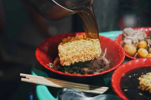 Mỳ Gà Tần 24 (Thùy Liên) – Hương vị gà tần thuốc bắc khó quên giữa lòng phố cổ Hà Nội