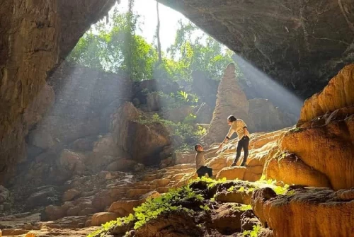 Động Ngườm Ngao – Tuyệt tác đá vôi kỳ vĩ giữa núi rừng Cao Bằng