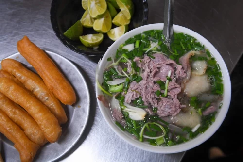Phở Thìn Bờ Hồ – Tô phở Hà Nội giữa lòng phố cổ
