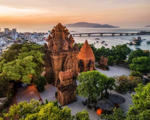 Tháp Bà Ponagar – Huyền tích nghìn năm bên dòng Cái Nha Trang