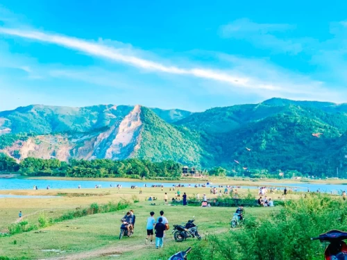 Hồ Đồng Chanh - Điểm du lịch mới toanh đẹp tựa cảnh sắc Thụy Sĩ