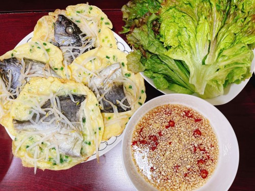 Bánh khoái cá kình làng Chuồn - món ăn độc lạ xứ Huế