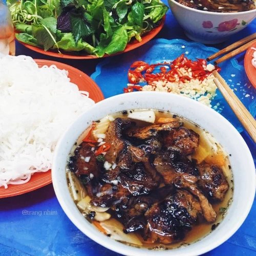 Bún Chả Hàng Quạt – Hương vị Hà Nội trong ngõ nhỏ