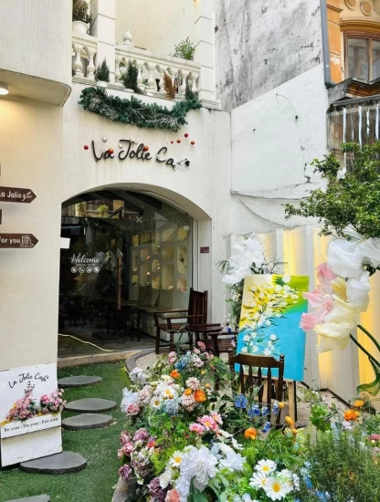 La Jolie Café – Không gian Paris thu nhỏ giữa lòng Hà Nội