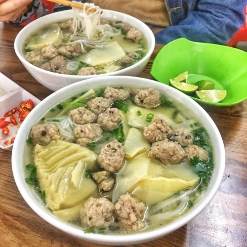 Bún mọc Thủy – Tô bún đậm chất Hà Nội giữa lòng phố cổ