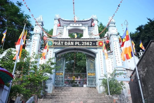 Chùa Đót Tiên – Ngôi chùa cổ linh thiêng bên bờ biển Thanh Hóa