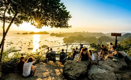 Pháo đài Thần Công – Từ di tích lịch sử đến điểm ngắm toàn cảnh Cát Bà