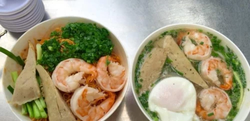 Bún nước Cô Có – Cái Tên Gây tò mò, Vị Ngon Gây “Thương Nhớ” Giữa Phú Nhuận