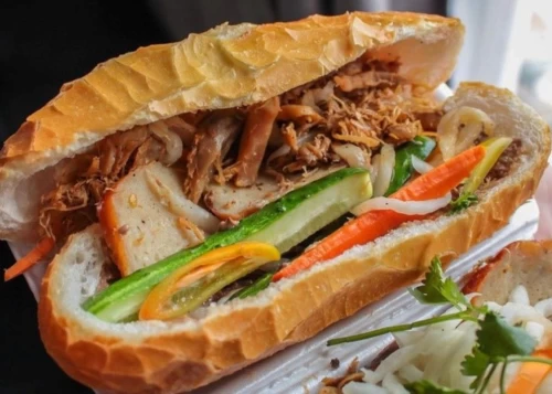 Bánh mì bà Mai - Quán bánh mì nổi tiếng nhất tại Kon Tum