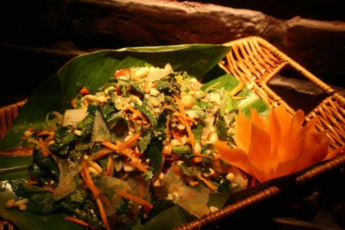 Nộm da trâu Mộc Châu - Món ăn đặc sản của người dân tộc Thái