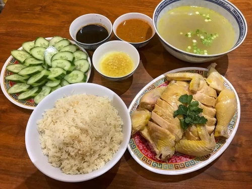 Cơm gà Phan Rang - Món ăn đặc sắc khi ghé đến Ninh Thuận