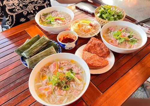 Phở Liến Nga – Nét tinh tế trong tô phở sáng giữa lòng phố cổ Hội An