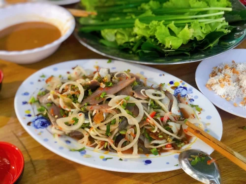 Quán Việt Phú Quốc - Dấu ấn ẩm thực từ đặc sản gỏi cá trích