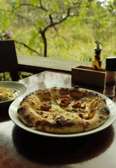 Burrata Woodfired Pizza – Hương vị Ý nồng nàn giữa trời Đà Lạt