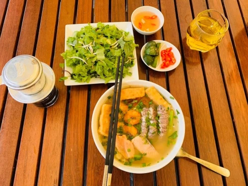 Nhà hàng ẩm thực Làng chài Hạ Long - Tinh hoa ẩm thực biển quy tụ