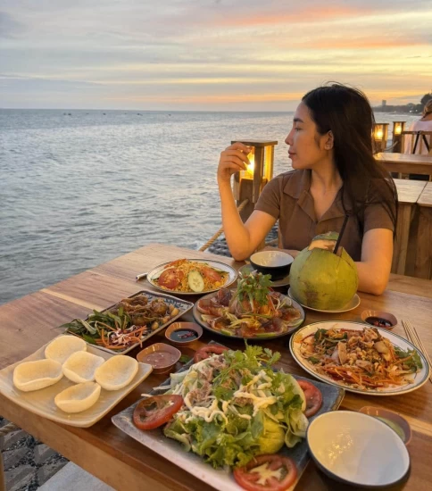 Muối Ớt Xanh – Quán hải sản Mũi Né lý tưởng để thưởng thức ẩm thực và ngắm hoàng hôn