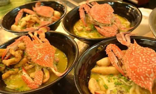Bánh Canh Ghẹ Muối Ớt Xanh – Tô Bánh Canh Gây "Sốt" Tại Sài Gòn