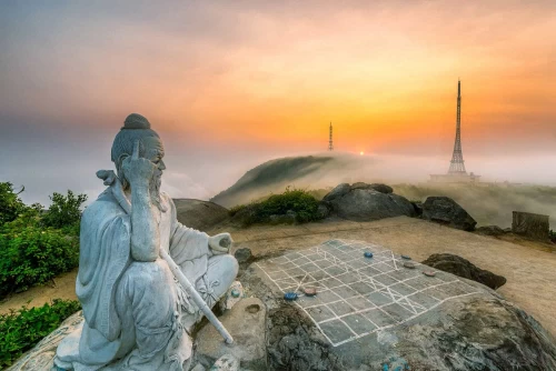 Đỉnh Bàn Cờ – Huyền thoại giữa lưng trời của Đà Nẵng