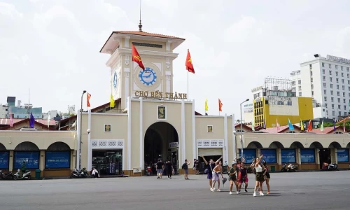 Chợ Bến Thành – Linh hồn Sài Gòn giữa lòng thành phố hiện đại