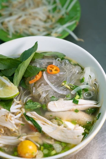 Phở – Miến Gà Kỳ Đồng: Món ăn mộc mạc, đậm đà giữa lòng thành phố