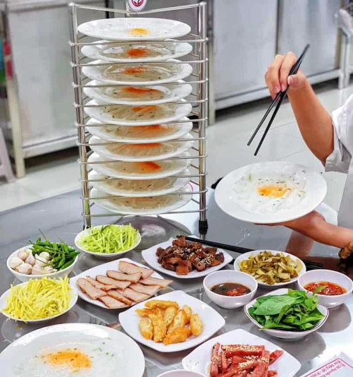 Bánh Ướt Thịt Nướng Ban Mê – Vị Buôn Ma Thuột Đậm Đà Giữa Trung Tâm Sài Gòn