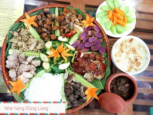 Lợn Mẹt Dũng Long – Hương vị Tây Bắc trọn vẹn trên mẹt tre dân dã giữa lòng Sa Pa