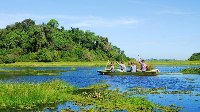 Chèo thuyền tới thăm Bàu Sấu