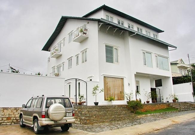 Khách sạn Lữ Tấn