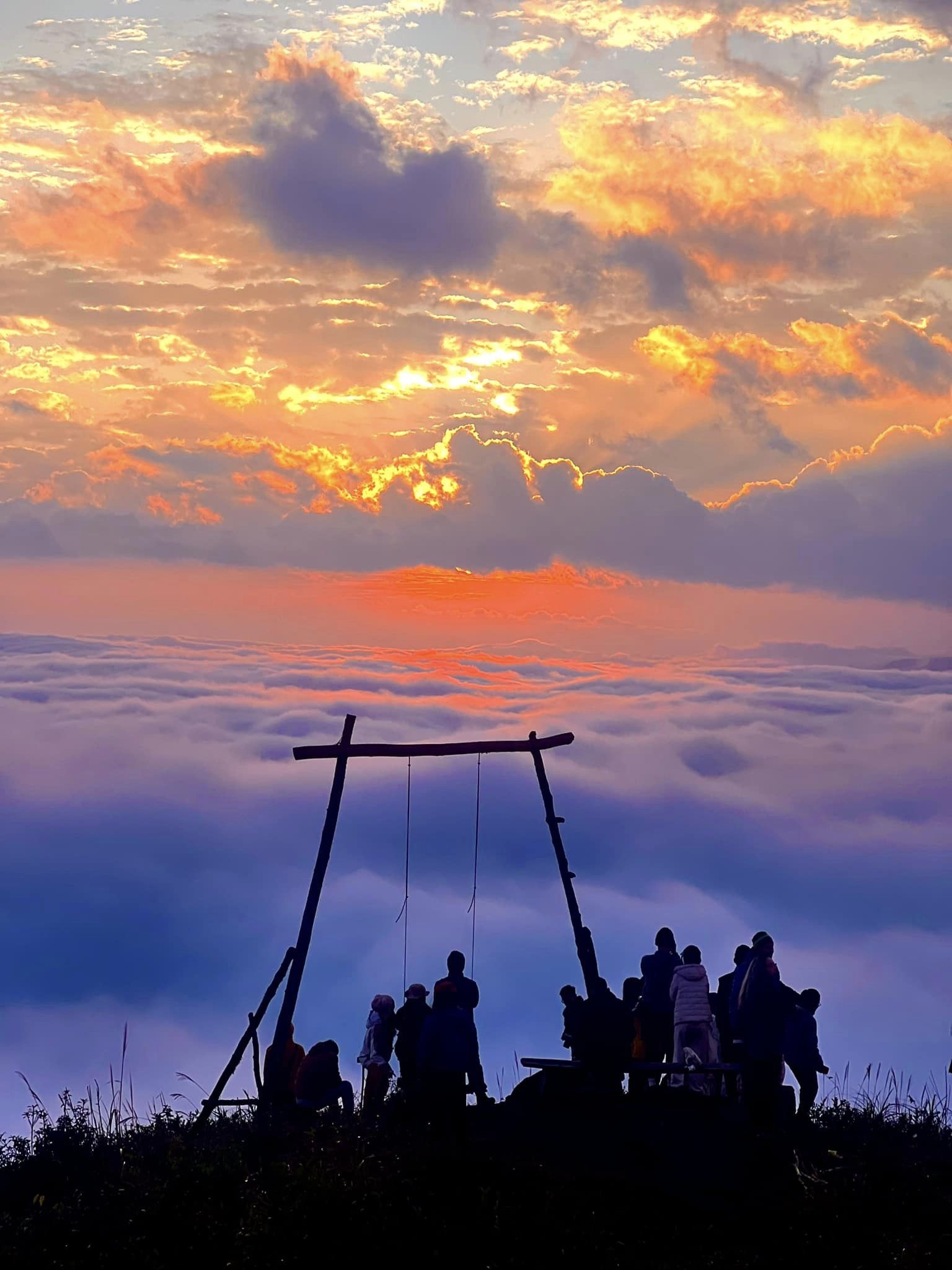 Review của bạn Thảo Ly về chuyến chinh phục đỉnh Ky Quan San