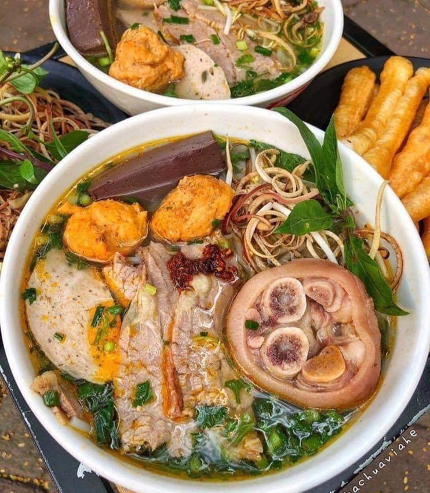 Bún bò Huế - Top 1 món ăn nhất định phải thử