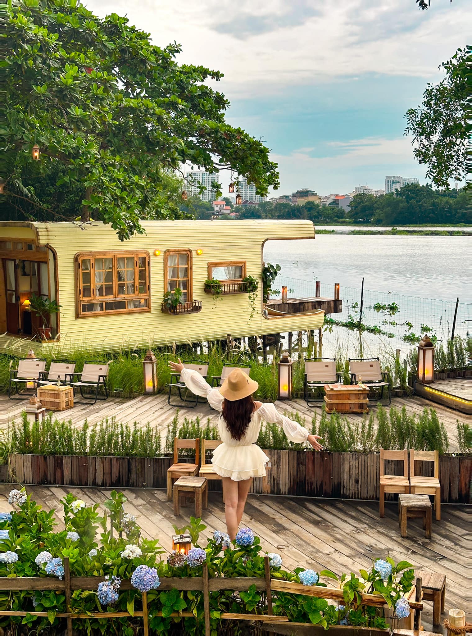One Days Coffee – Nơi Đà Lạt Thu Nhỏ Giữa Lòng Sài Gòn