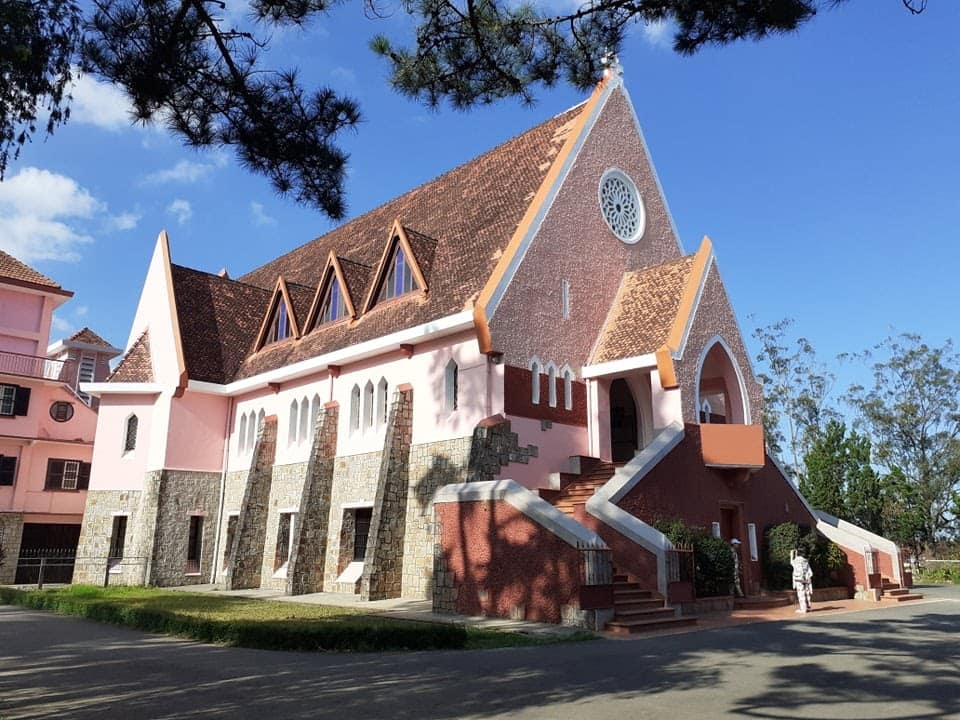Nhà thờ Domaine de Marie – Nét đẹp cổ kính giữa lòng Đà Lạt mộng mơ