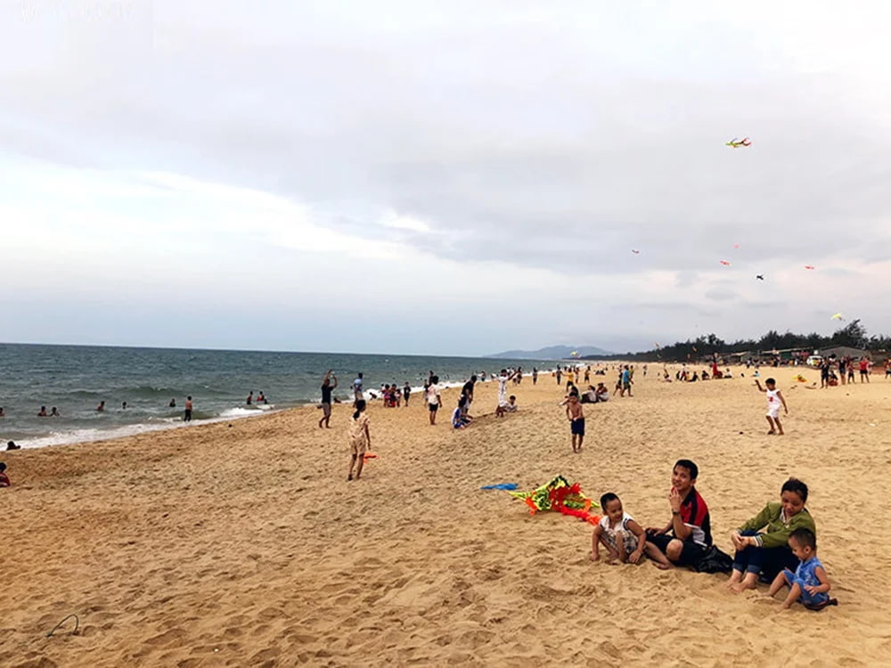 Biển Tam Quan Bắc – Miền cát trắng và sóng xanh chưa được đánh thức