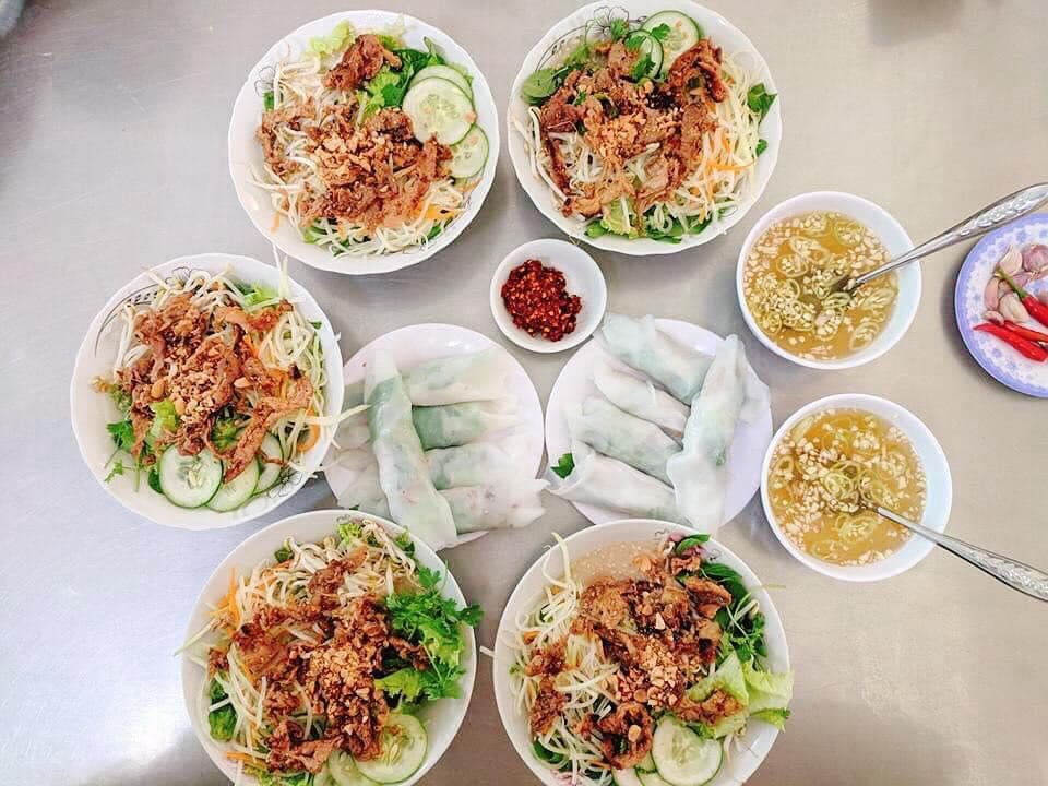 Bánh Ướt – Bún Thịt Nướng Huyền Anh: Hương vị Huế đậm đà nơi đầu nguồn Kim Long