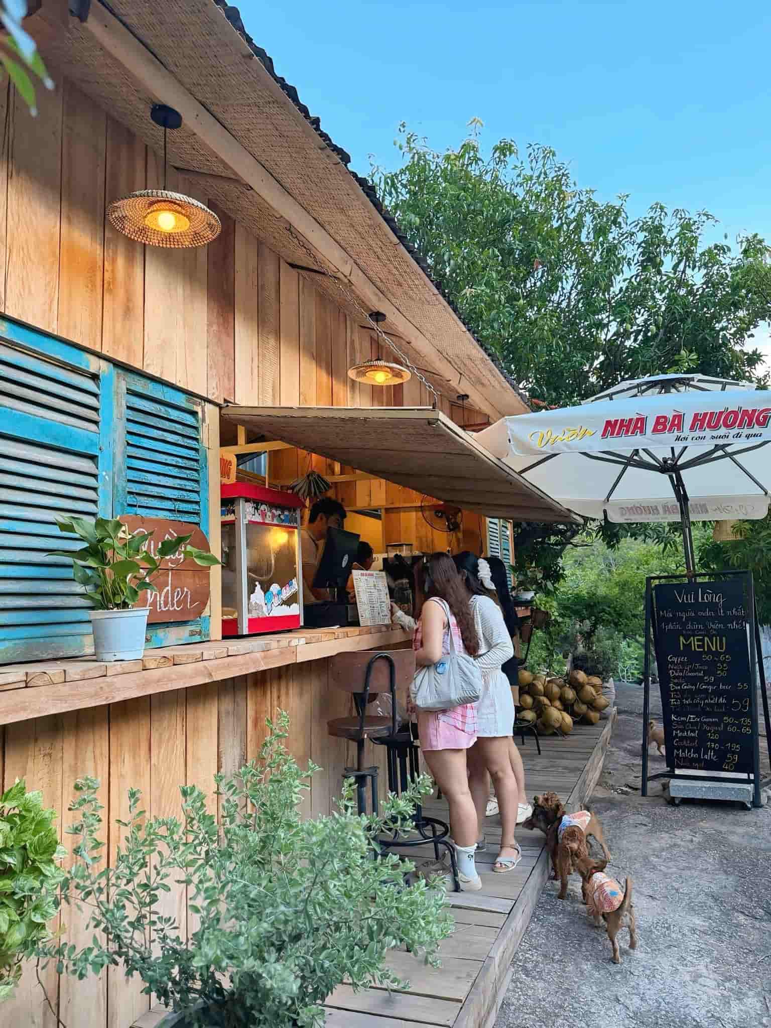 LAMER Coffee & Bar – Góc trời yên bình bên Vịnh Vĩnh Hy