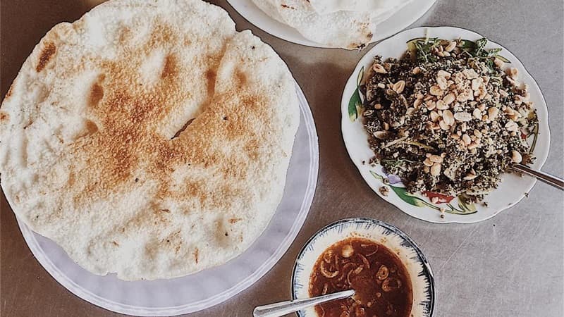 Bánh đập Ni Bà Già – Hương vị mộc mạc níu chân du khách giữa lòng Hội An