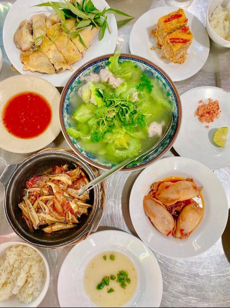 Cơm gà Hạnh Hương – Hương vị cơm gà trứ danh giữa lòng Phan Thiết