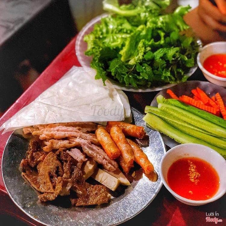 Nem nướng Minh Hiếu – Hương vị Phan Thiết đậm đà trong từng xiên nướng